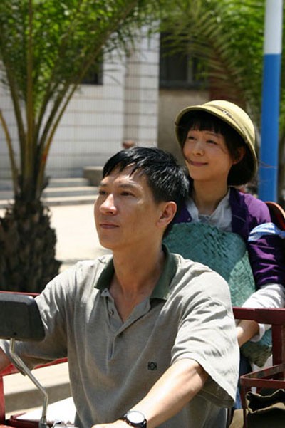 Trương Tịnh Sơ và nam diễn viên Lương Gia Huy trong phim "Hồng Hà".